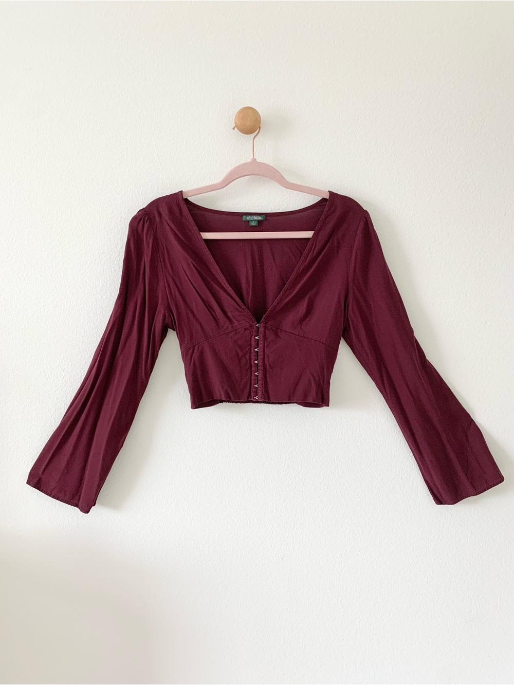 ❤️ 3/15 Wild Fable Burgundy V-neck Hook Front Long Sleeve Blouse Top Medium